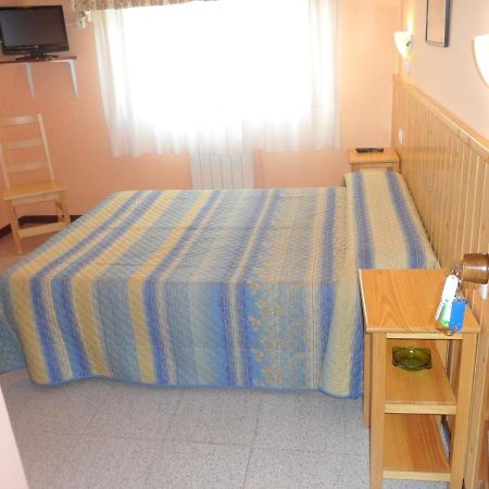 Hostal Alce Hotel นีกรัน ภายนอก รูปภาพ