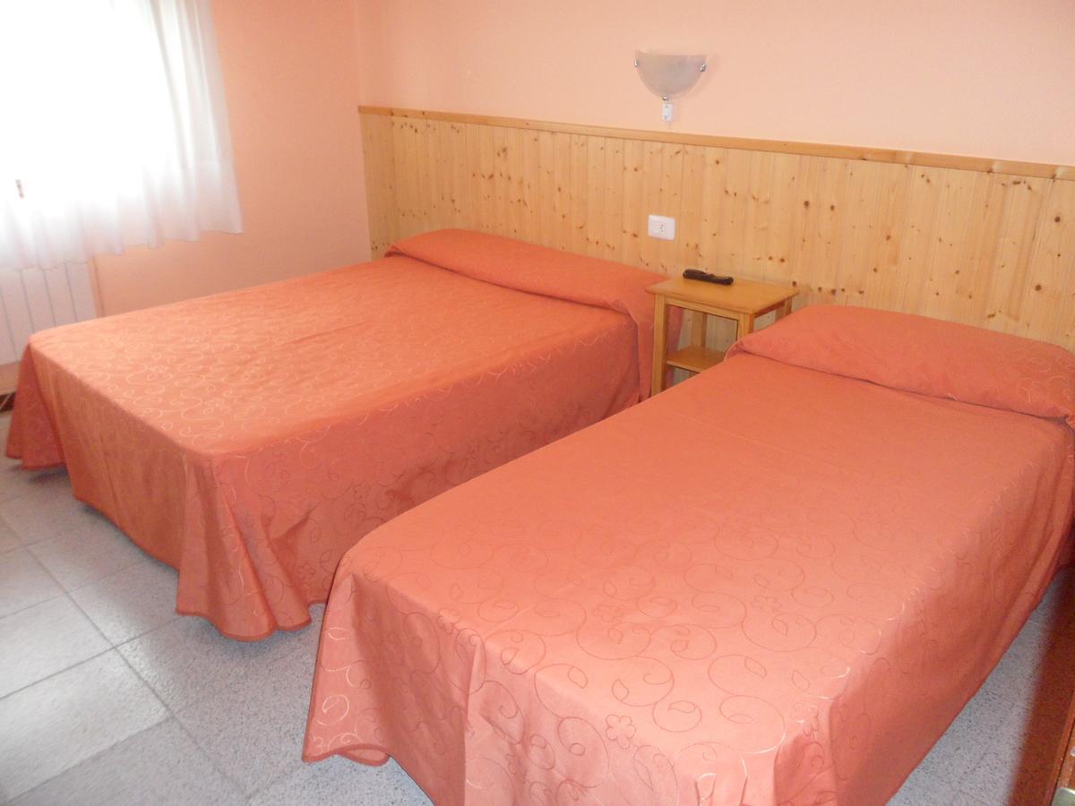 Hostal Alce Hotel นีกรัน ภายนอก รูปภาพ